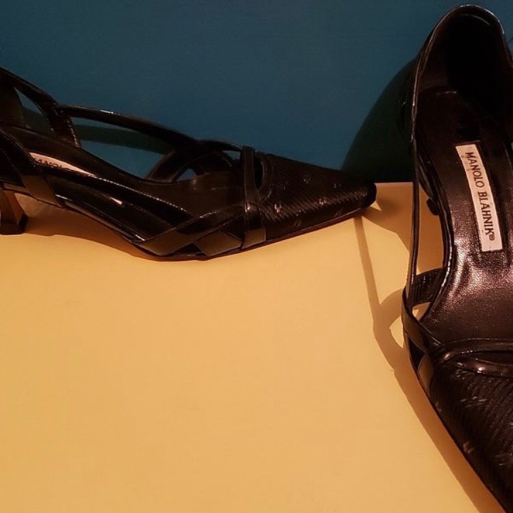 Manolo Blahnik kitten heel pumps